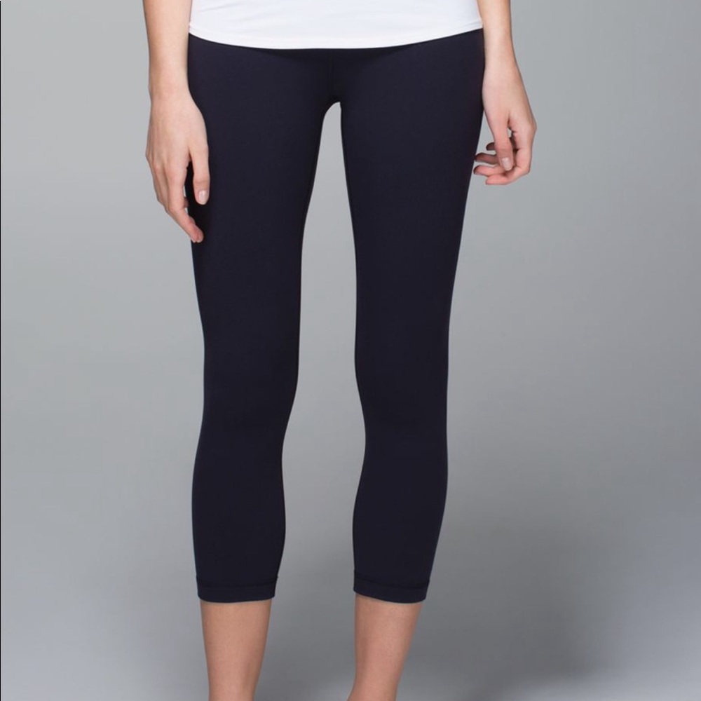 Lululemon Crop Length Navy Wunder Under Leggings